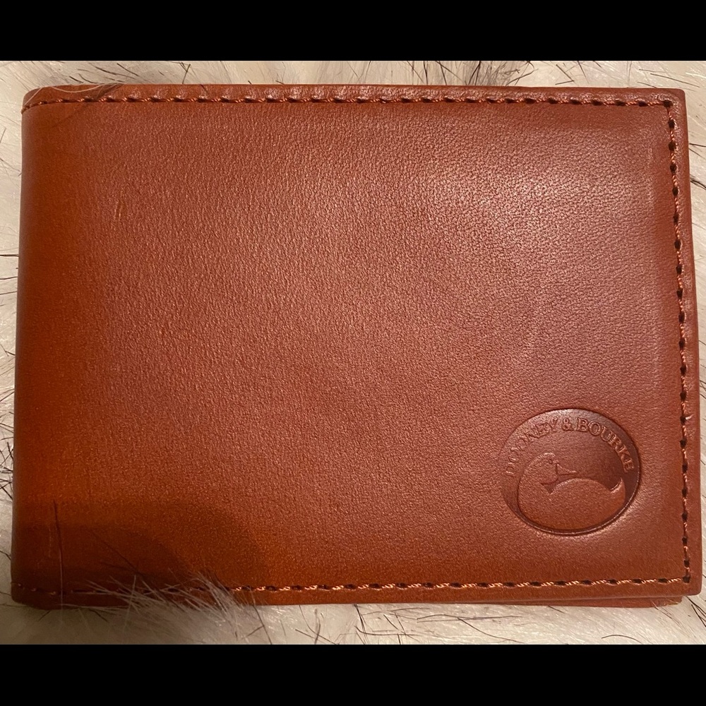 Dooney & Bourke
Concord Billfold Wallet NWT

Dooney & Bourke leather Billfold